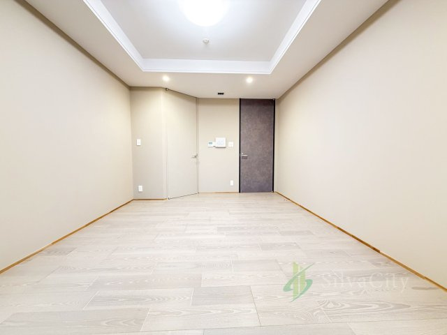 麻布霞町パークマンションの洋室
