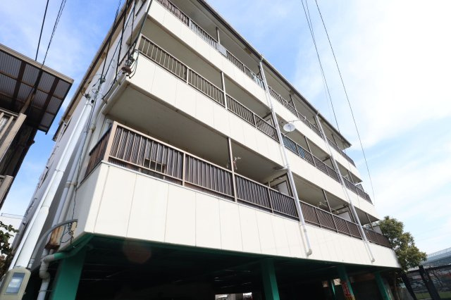 雅マンションの外観