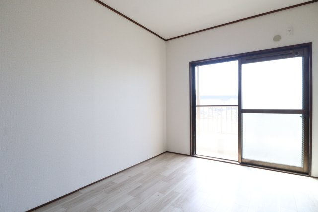 雅マンションの洋室