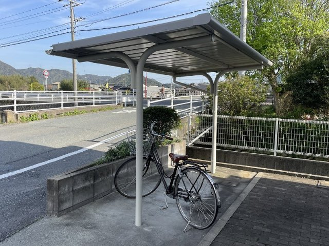 レオパレスメゾンドゥトロッポのその他|自転車置き場