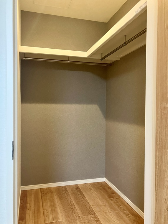 岸町戸建の収納