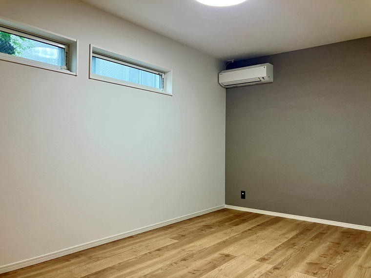 岸町戸建の寝室