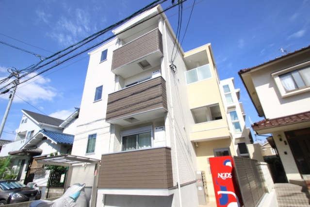 CLOVER NAGATSUKAの外観