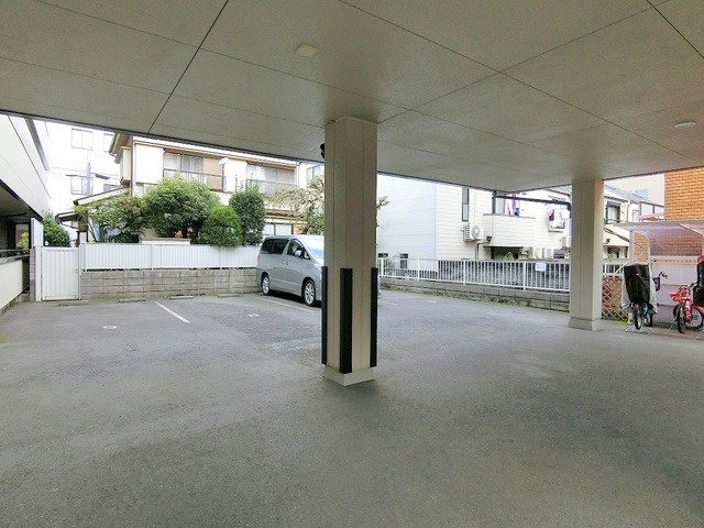 グランデックス上荻の駐車場|★駐車場★