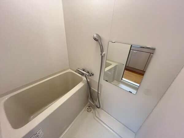 クレスト覚王山の浴室