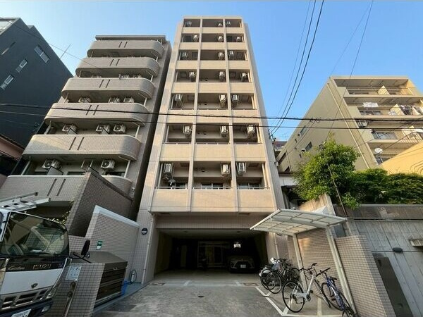 クレスト覚王山の外観