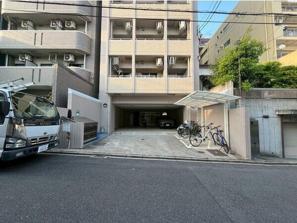 クレスト覚王山の外観