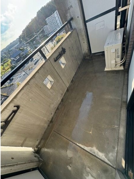 サン・ミヨシのバルコニー