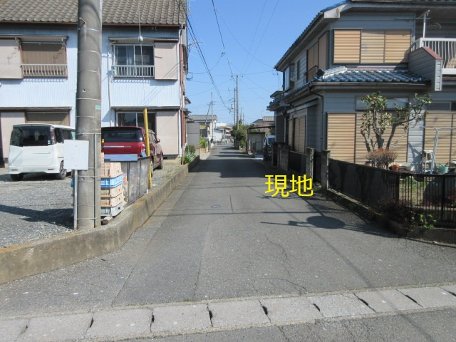 中古戸建　滑川町月輪934-7（リフォーム住宅）の前面道路含む現地写真