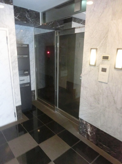 【エントランス】グランドポレストーネ金屋