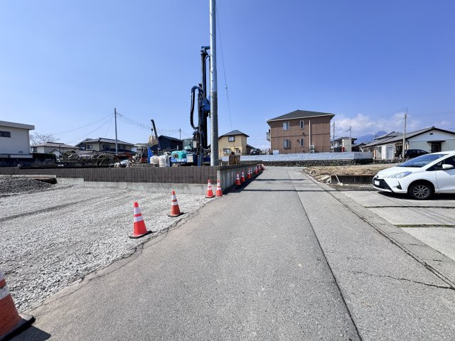 新築　渋川市半田第7　3号棟の前面道路含む現地写真|現地写真　北側接道幅員約4.1ｍ