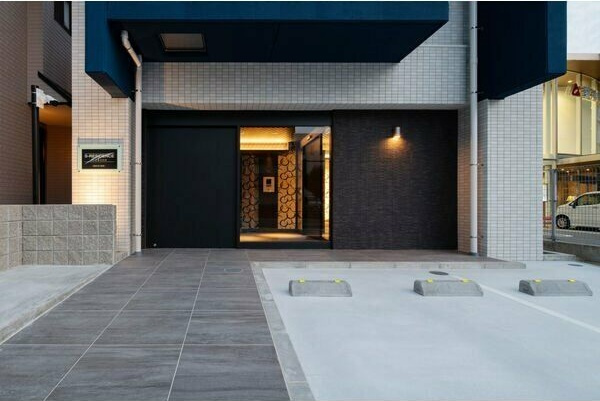 RESIDENCIA御器所のエントランス