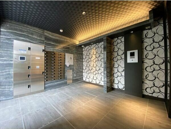 RESIDENCIA御器所のエントランス