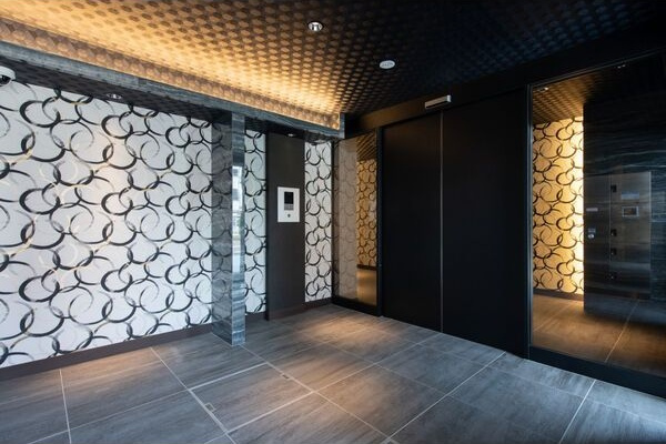 RESIDENCIA御器所のエントランス