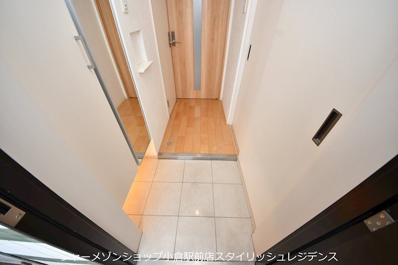 アルティザ小倉の玄関