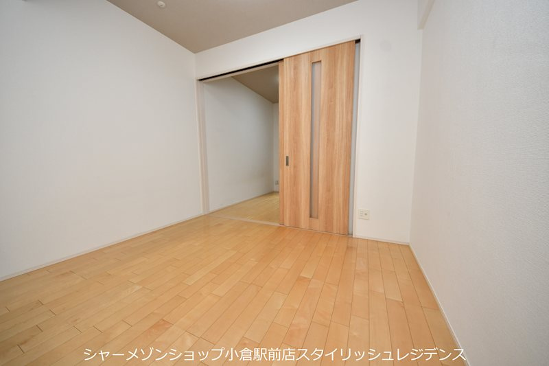 アルティザ小倉の居間・リビング