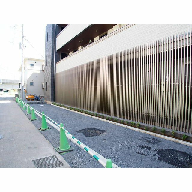 シェーヌ　グロワールの駐車場