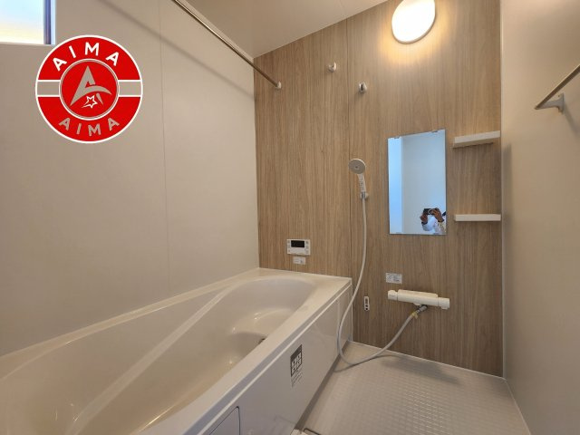 福岡市西区今宿2丁目第1-3棟（2号棟）の内観：施工例|1日の疲れを癒してくれる広々バスルーム。雨の日のお洗濯にも大活躍な浴室乾燥機付です！