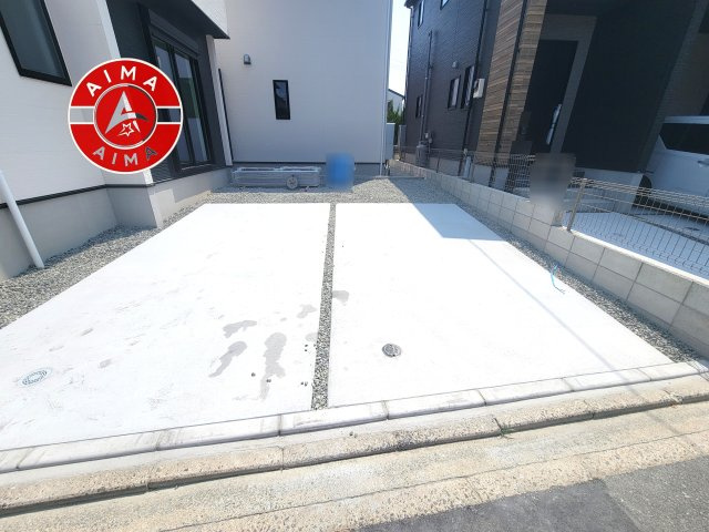 福岡市西区今宿2丁目第1-3棟（2号棟）の外観|広々した駐車場です。