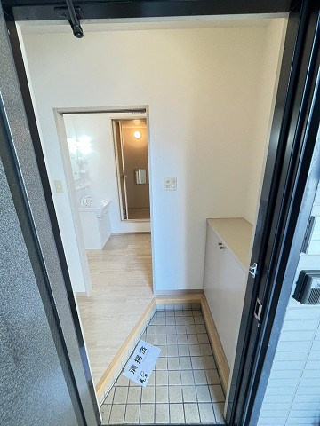 ファミール仁川Ⅲの玄関