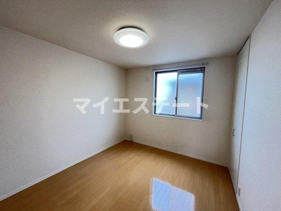 【寝室】 | サンビレッジ | 別部屋写真使用