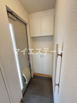 【玄関】 | サンビレッジ | 別部屋写真使用