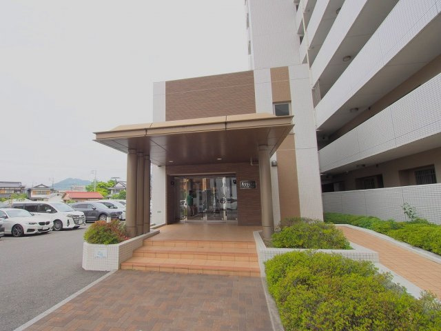 アスレ東原Ⅱ番館のエントランス