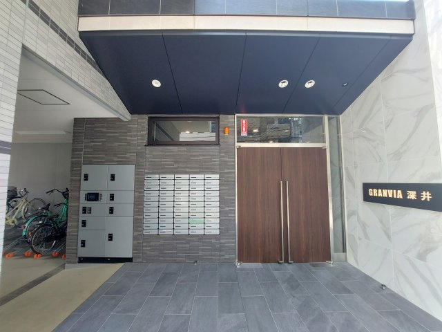 グランビア深井のエントランス