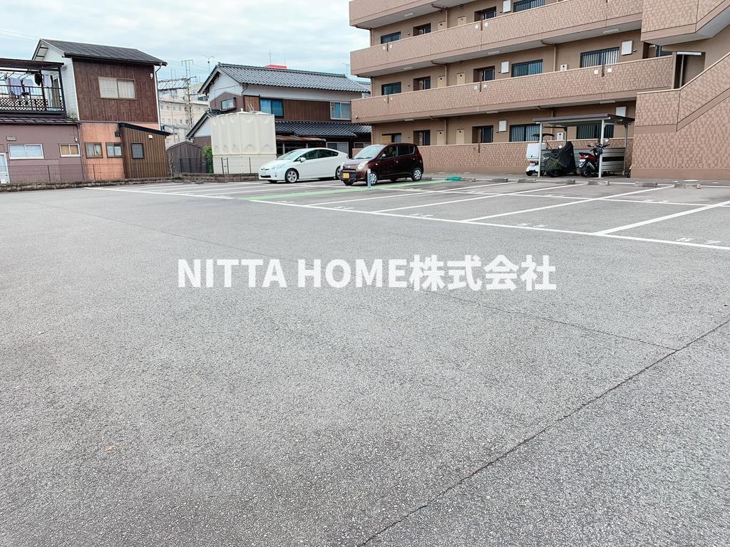 豊岡市高屋の賃貸マンションの駐車場|駐車場に空きがあります＊