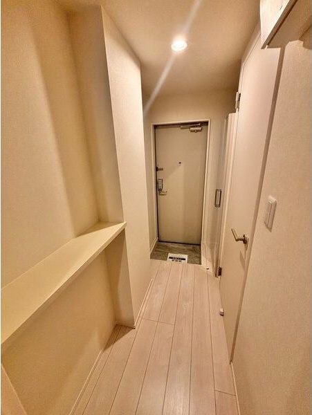 Lega庄内通(名塚二丁目A)北側の建物の玄関