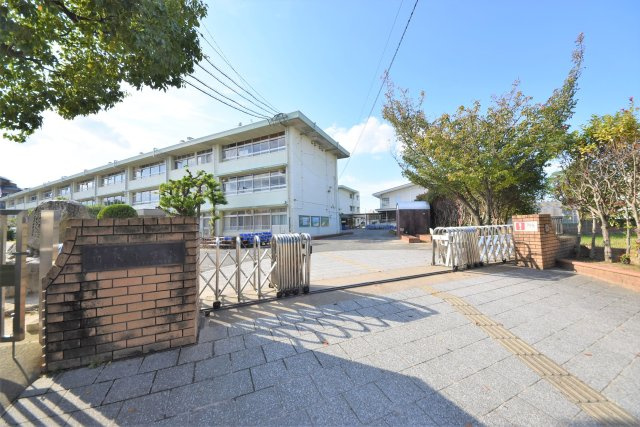 春日市須玖南5丁目第2-2棟（1号棟）の周辺|須玖小学校