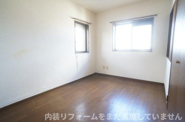 クレセール宝塚の洋室
