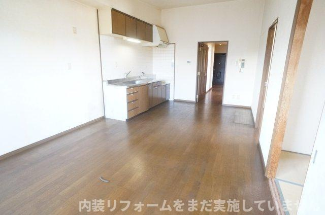 クレセール宝塚の居間・リビング