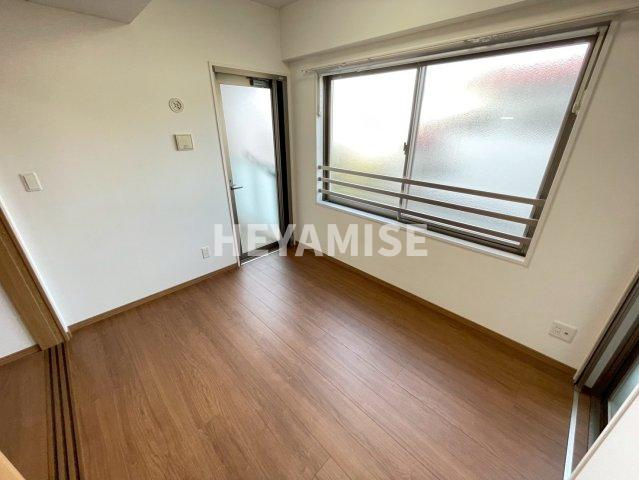 Apartment Grus Okamachiの洋室