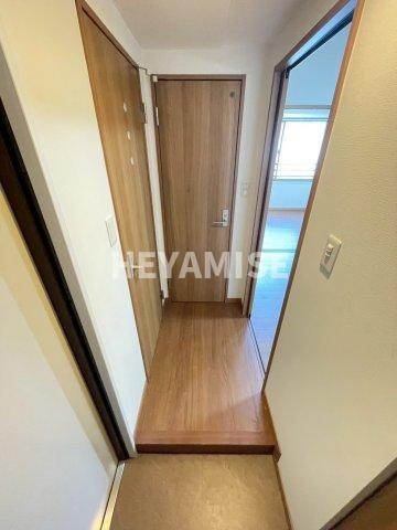 Apartment Grus Okamachiの玄関
