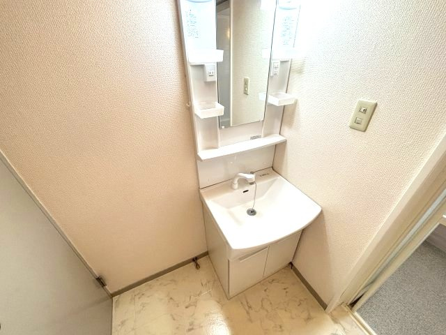 ワンズレジデンス羽曳ヶ丘の洗面所
