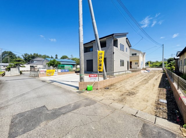 新築　前橋市亀里町第1　Livele Garden.S　1号棟の前面道路含む現地写真|現地写真　南西側接道幅員約4.6ｍ