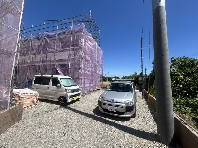 新築　前橋市亀里町第1　Livele Garden.S　1号棟の駐車場|現地写真　駐車スペースは2台分可能です！
