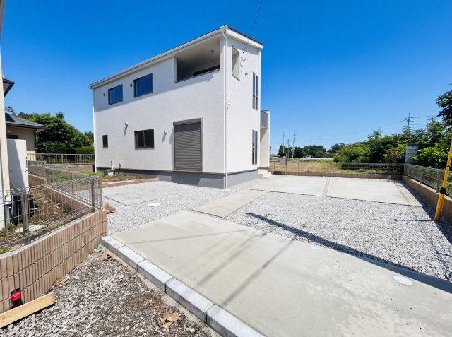 新築　前橋市亀里町第1　Livele Garden.S　1号棟の駐車場|現地写真　駐車スペースは2台分可能です！
