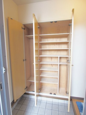 ディアスセレナKの玄関