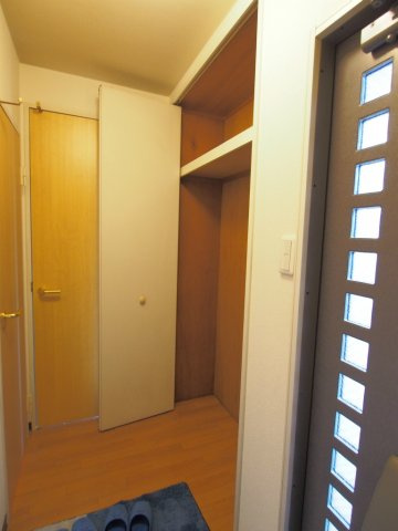 ディアスセレナKの玄関