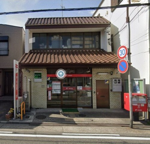 Quatre Portes(キャトルポルト)の周辺