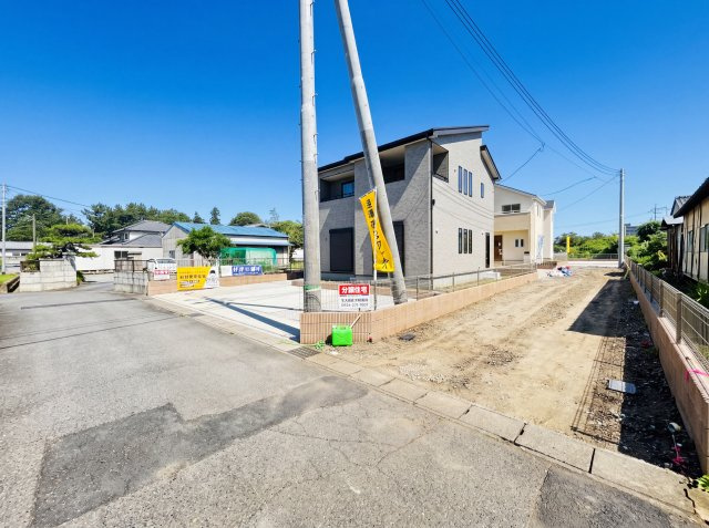 新築　前橋市亀里町第1　Livele Garden.S　3号棟の前面道路含む現地写真|現地写真　南西側接道幅員約4.6ｍ