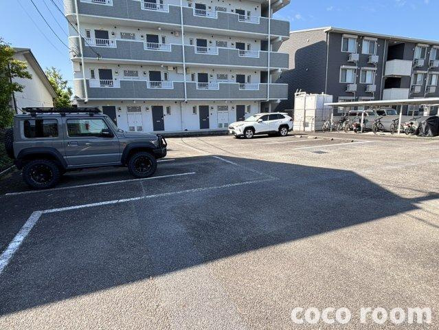ＢＳマンションαの駐車場