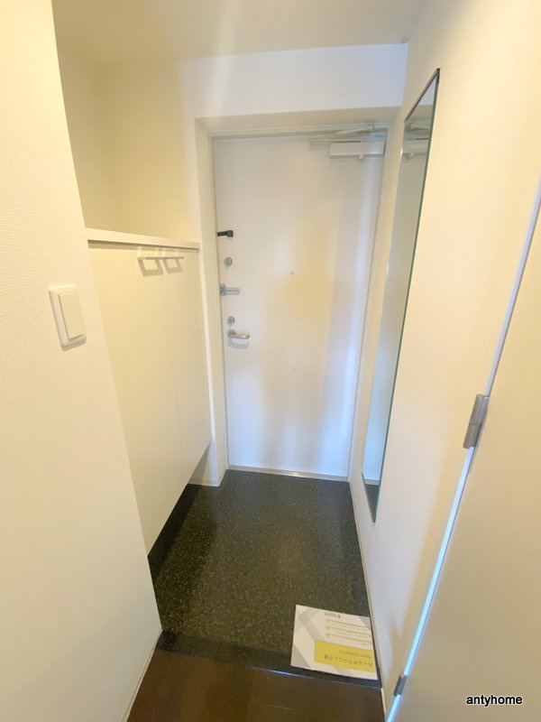 SERENiTE谷町croix　仲介手数料無料の玄関