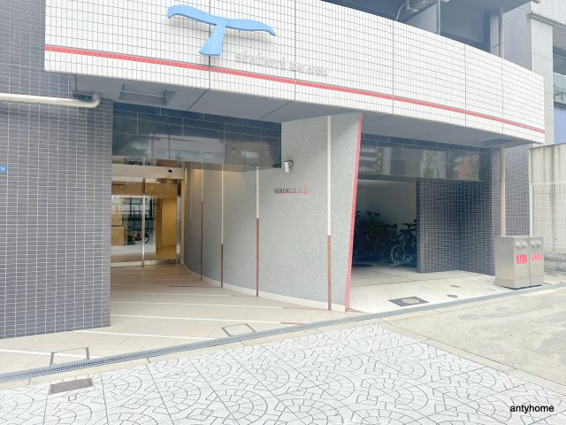 SERENiTE谷町croix　仲介手数料無料のエントランス
