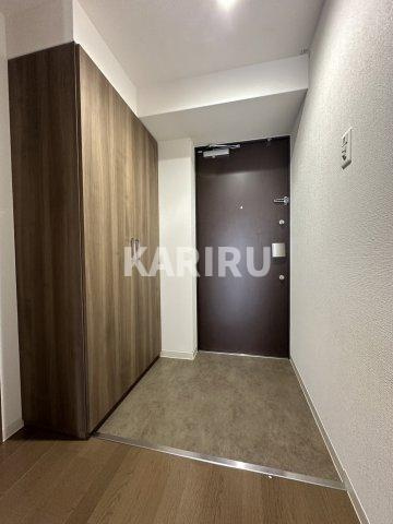 グランデュール林寺の玄関