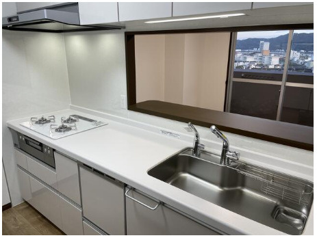 【水廻りキレイ】高知市桟橋通りアルファステイツ桟橋通りⅠ　中古マンションのキッチン|食洗器つきシステムキッチン♪毎日のお料理時間も快適に