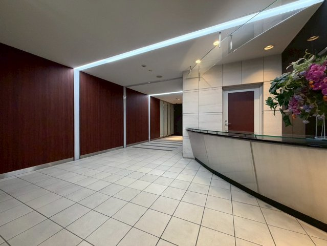 プライムアーバン堺筋本町のロビー