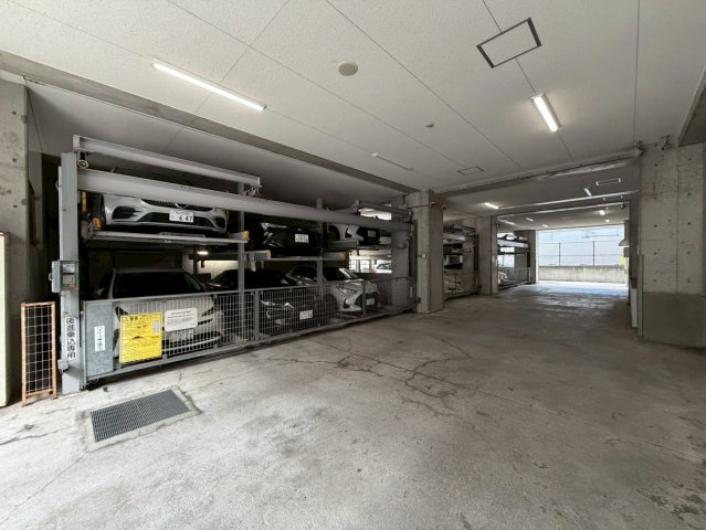 プライムアーバン堺筋本町の駐車場